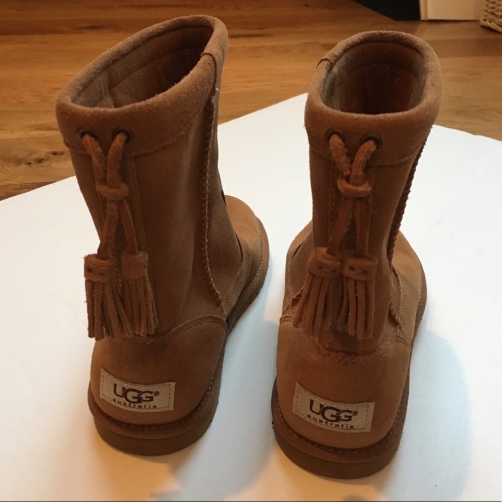 UGG Mia Chestnut Tassel Boots/Booties - Picture 3 of 8